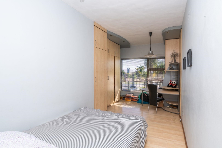 6 Bedroom Property for Sale in Welgelegen Western Cape